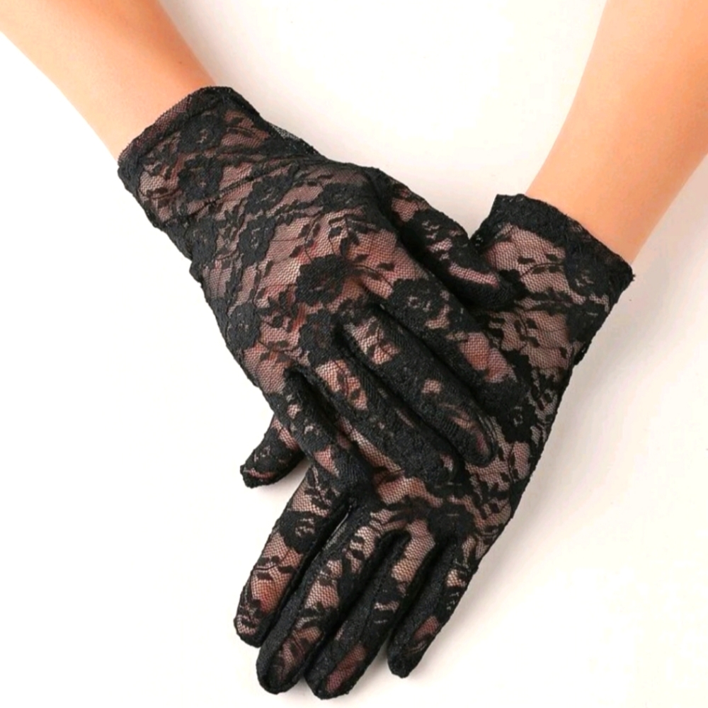 Lace Stretch Gloves nwot